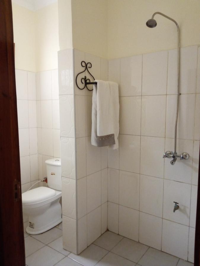 Bed and Breakfast Le Parlour Boma la Ngombe Esterno foto