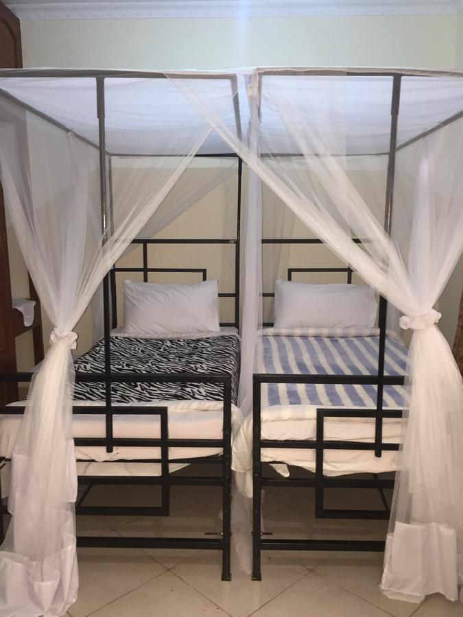 Bed and Breakfast Le Parlour Boma la Ngombe Esterno foto
