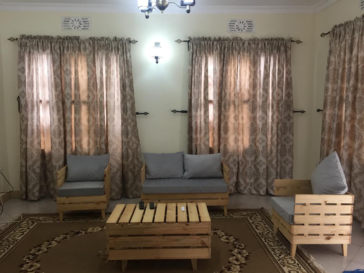 Bed and Breakfast Le Parlour Boma la Ngombe Esterno foto