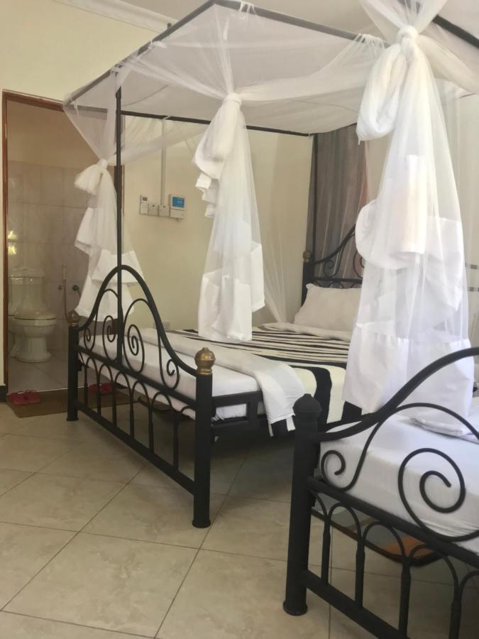 Bed and Breakfast Le Parlour Boma la Ngombe Esterno foto