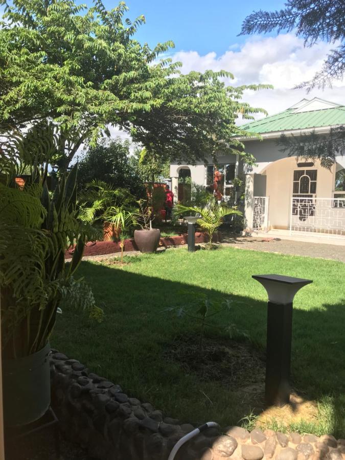 Bed and Breakfast Le Parlour Boma la Ngombe Esterno foto