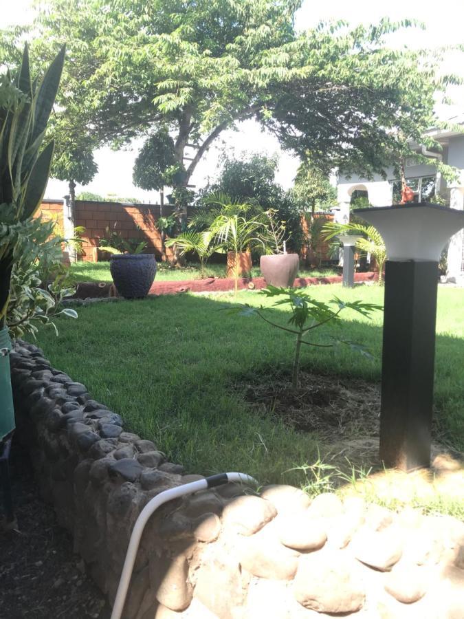 Bed and Breakfast Le Parlour Boma la Ngombe Esterno foto