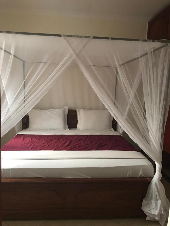 Bed and Breakfast Le Parlour Boma la Ngombe Esterno foto