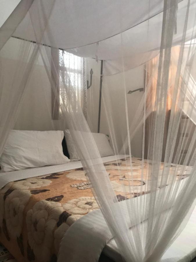 Bed and Breakfast Le Parlour Boma la Ngombe Esterno foto