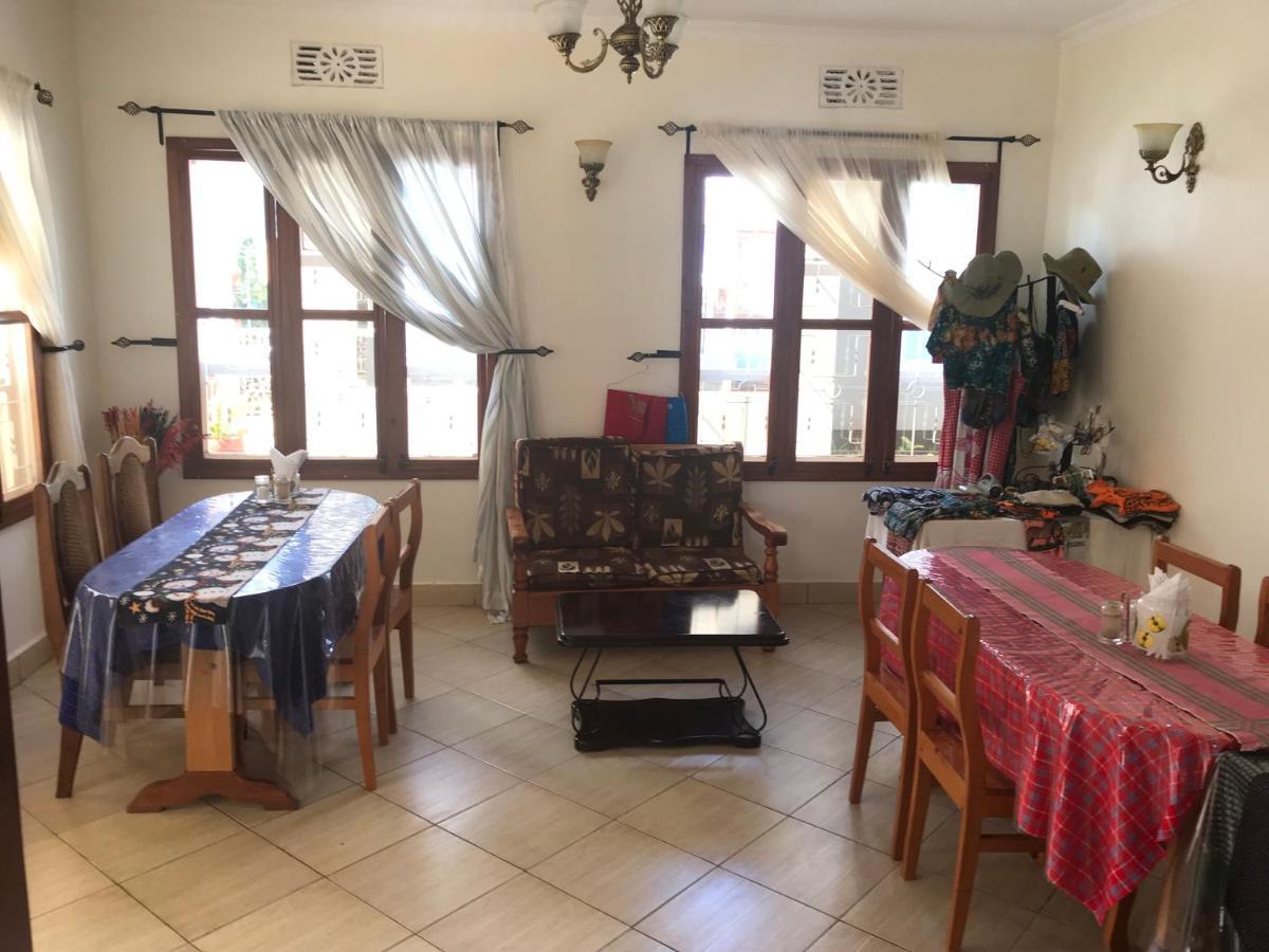 Bed and Breakfast Le Parlour Boma la Ngombe Esterno foto