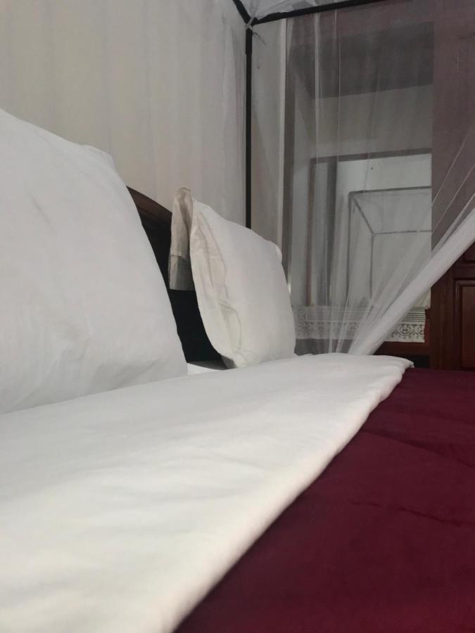 Bed and Breakfast Le Parlour Boma la Ngombe Esterno foto